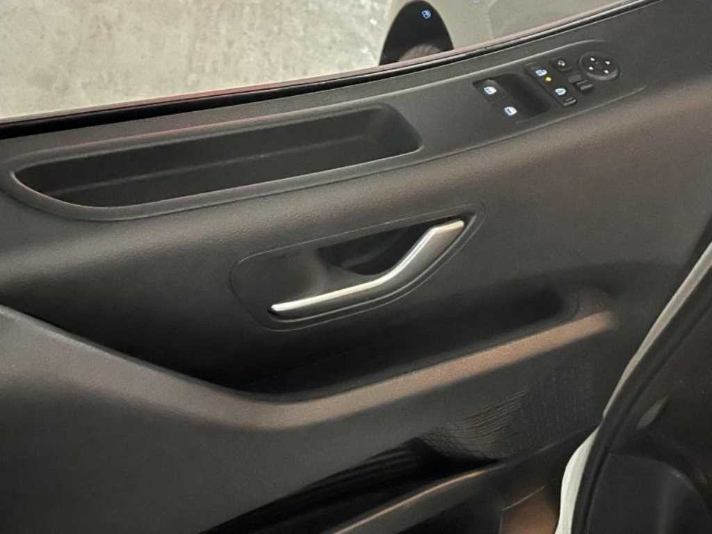 HYUNDAI Staria - Vista 9