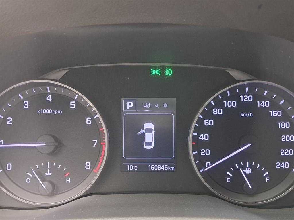 HYUNDAI Avante - Vista 8