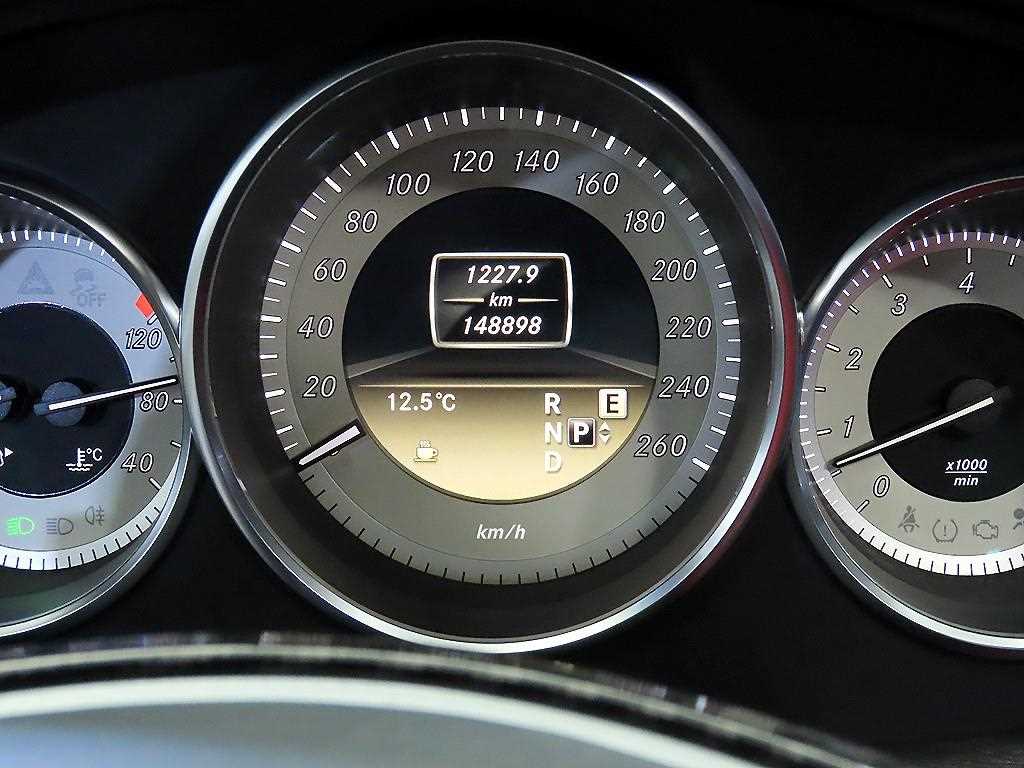 Mercedes Benz CLS Class - Vista 10