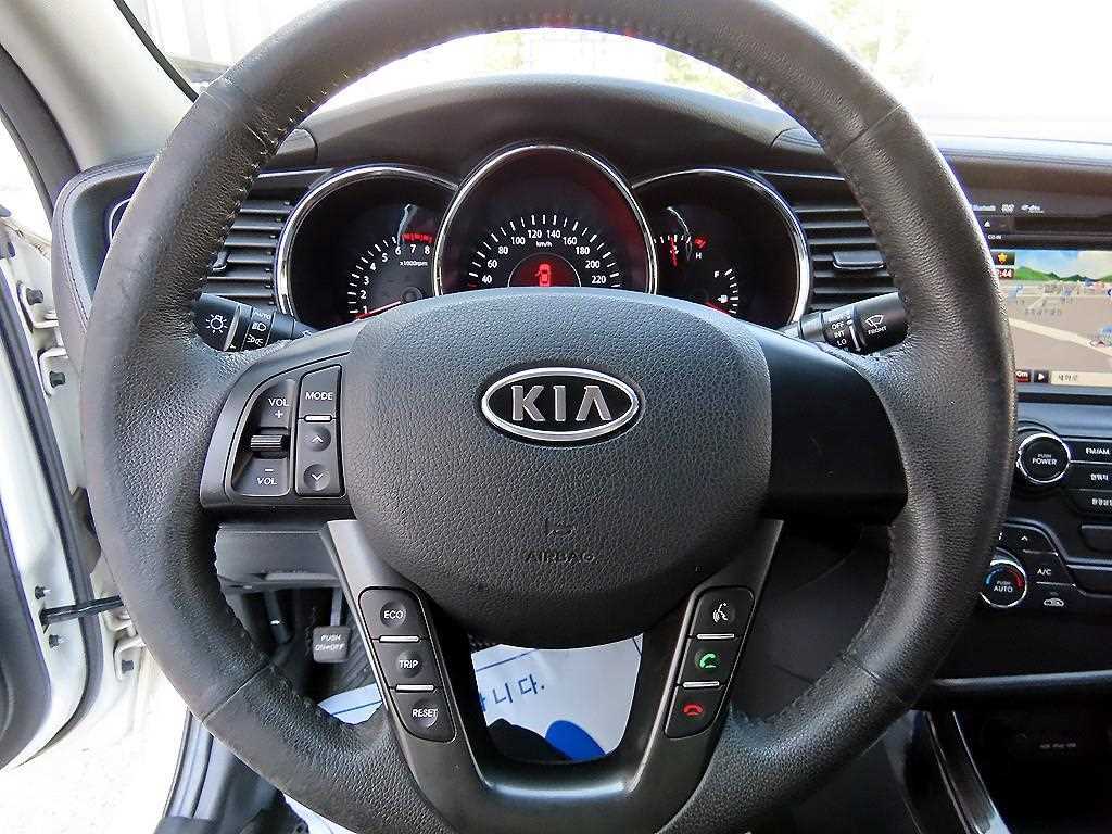 KIA K5 - Vista 8