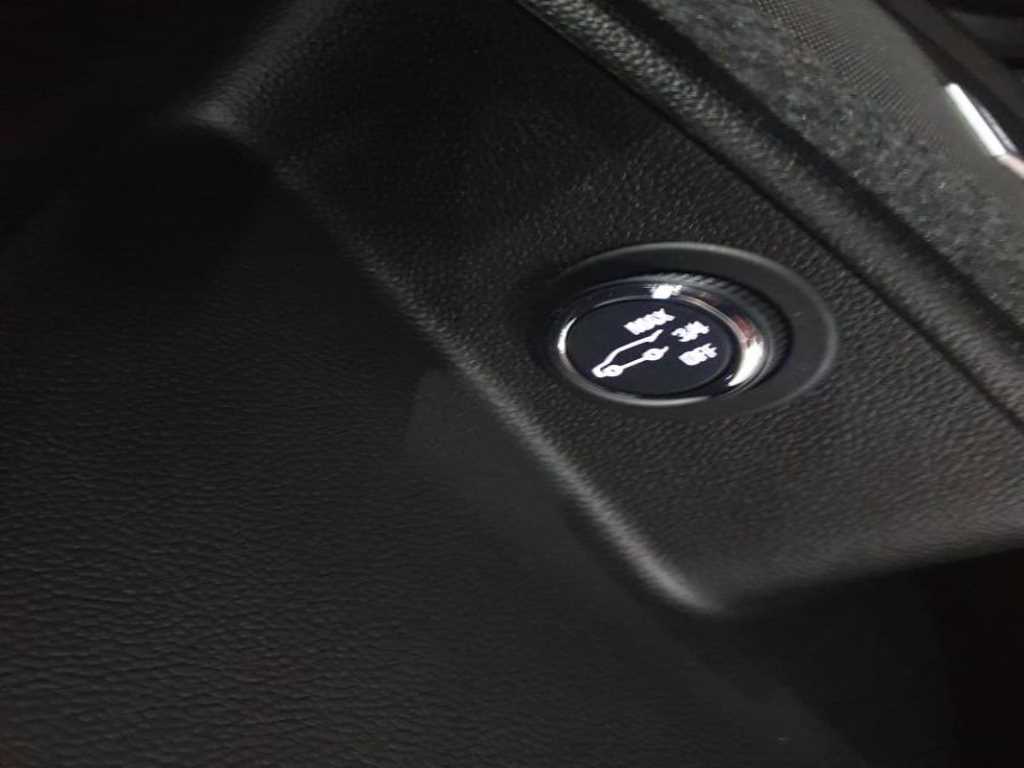 Chevrolet Travers - Vista 7