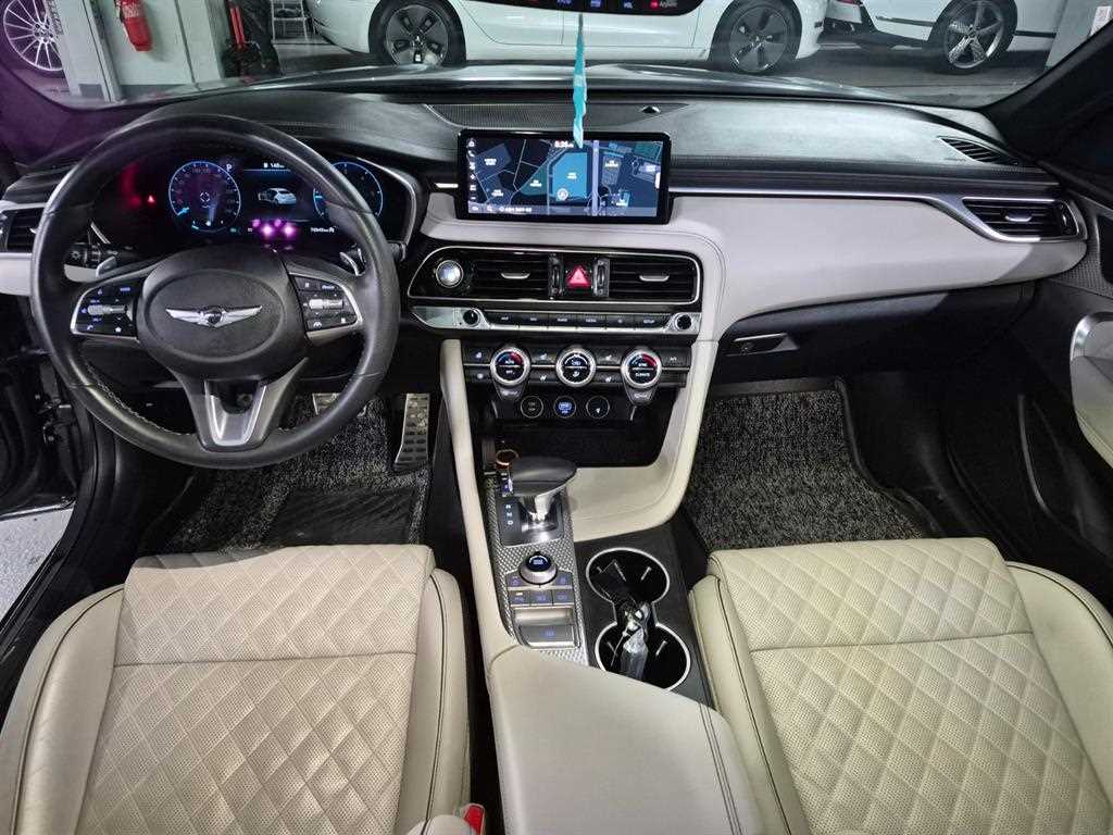 Genesis G70 - Vista 7