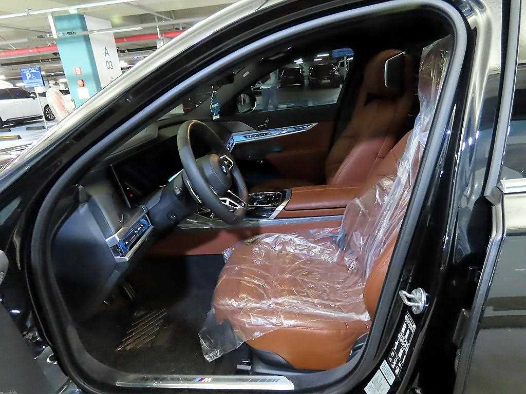 BMW 7 Series - Vista 6