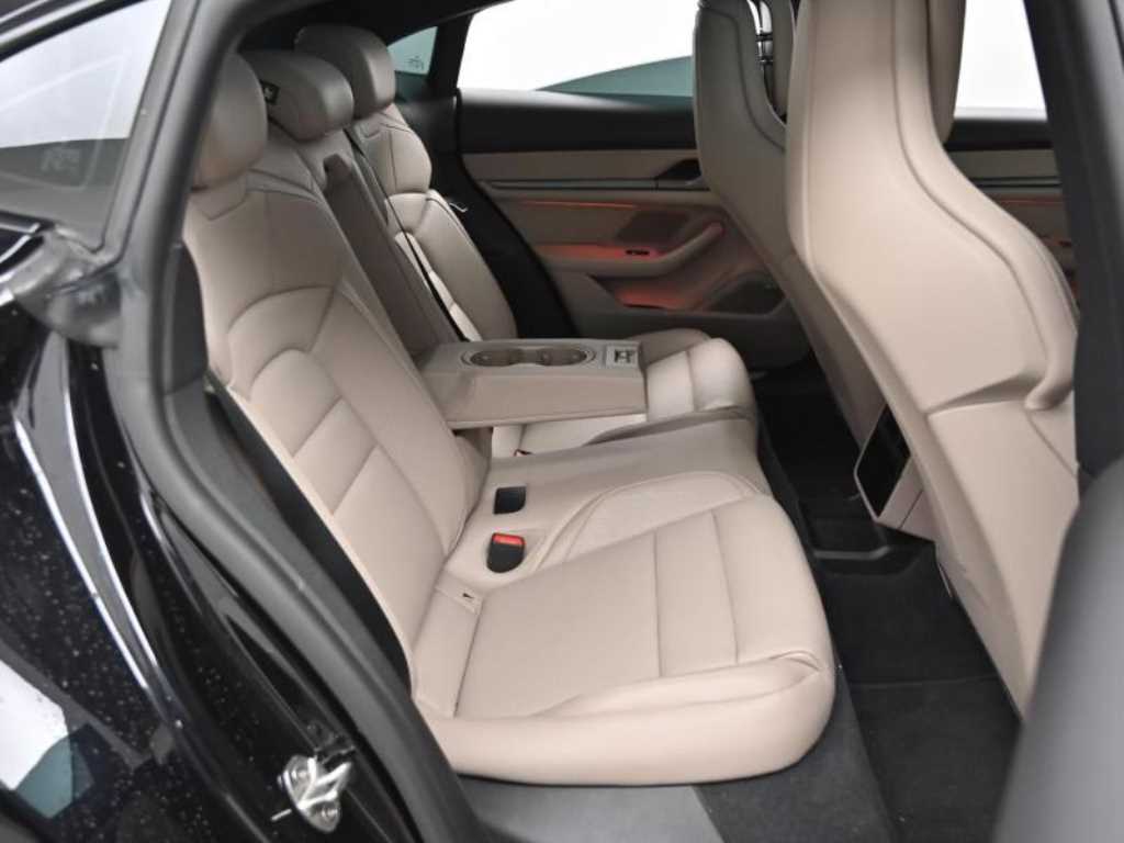 Porsche Taycan - Vista 12