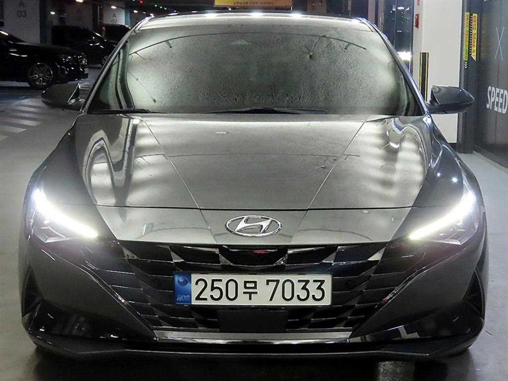 HYUNDAI Avante - Vista 2