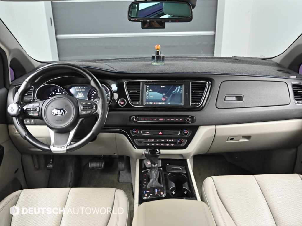 KIA Carnival - Vista 7