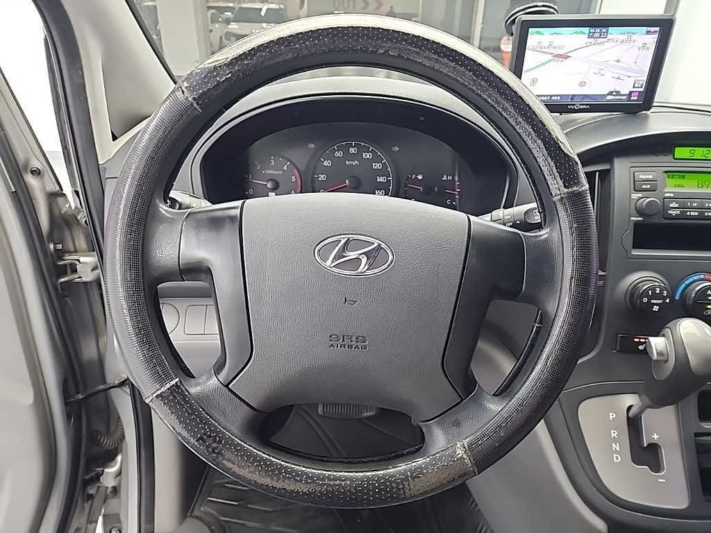 HYUNDAI Starex - Vista 9