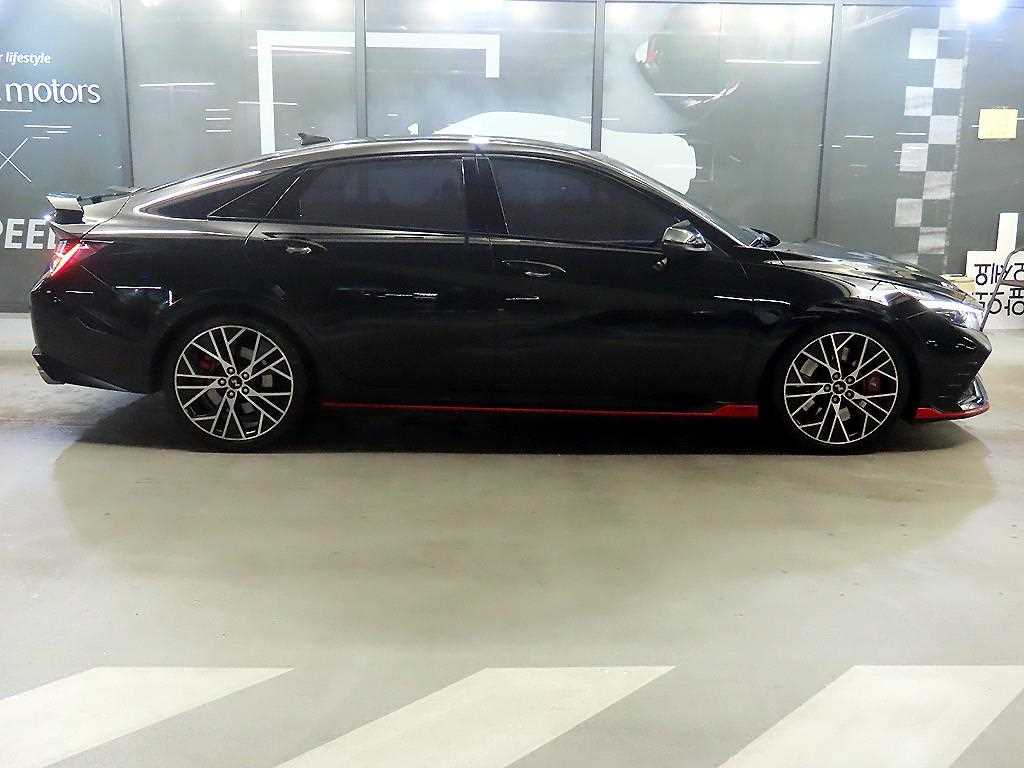 HYUNDAI Avante - Vista 3