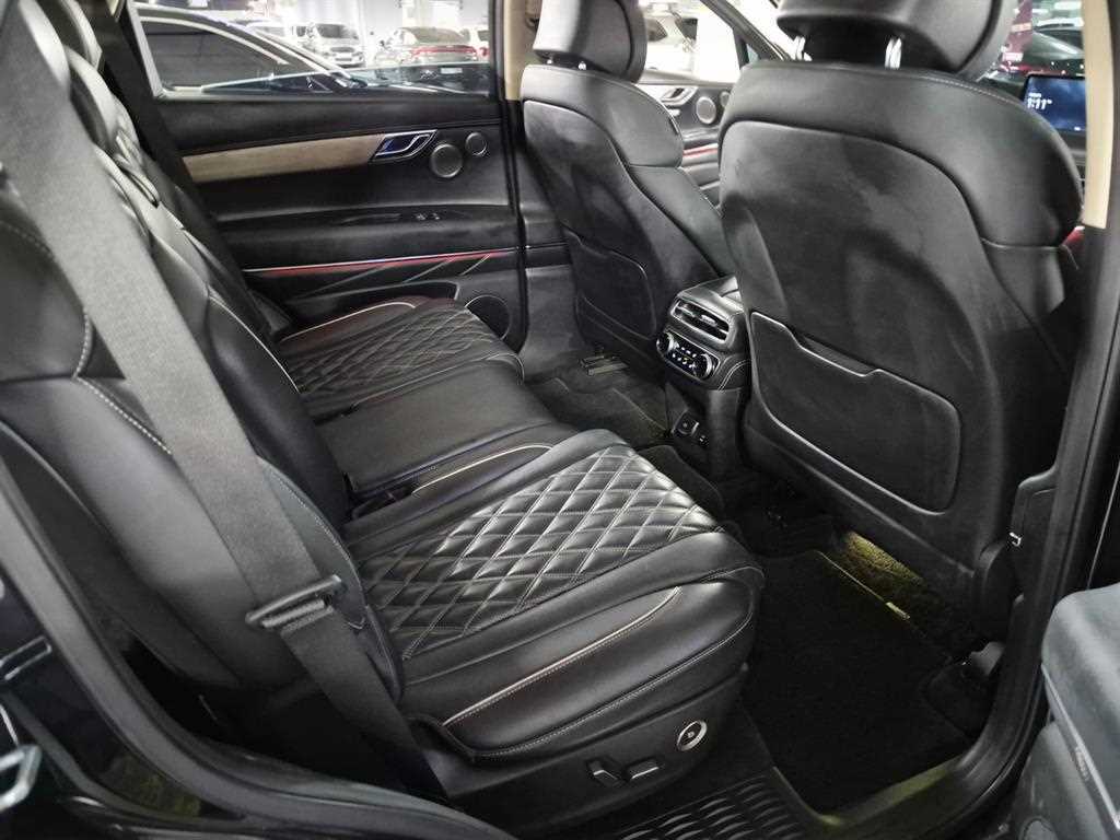 Genesis GV80 - Vista 10