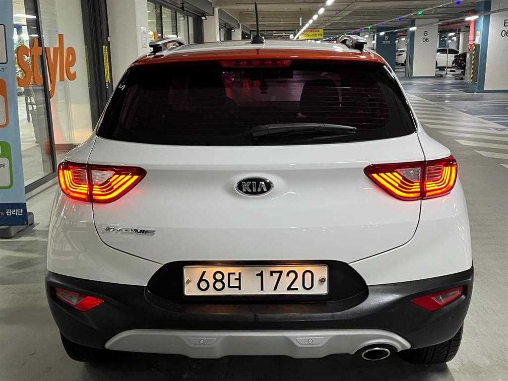 KIA Stonic - Vista 5