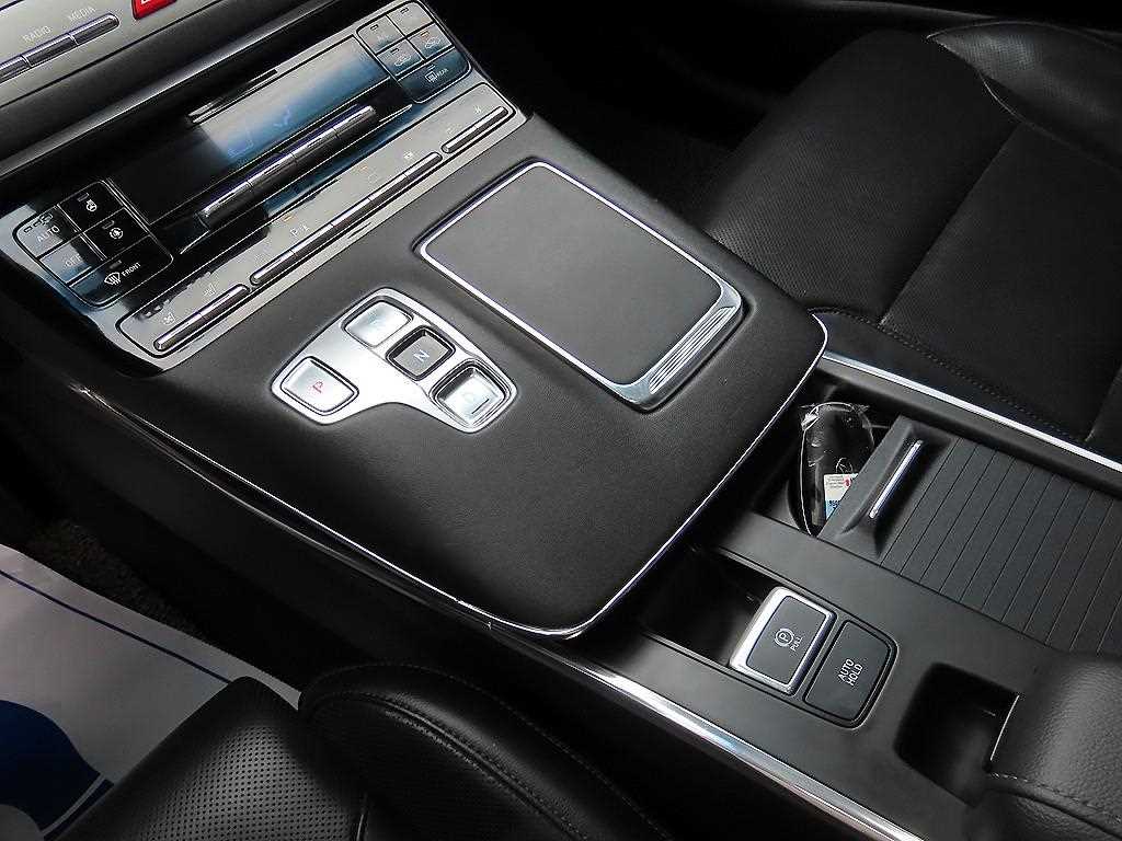 HYUNDAI Grandeur - Vista 10