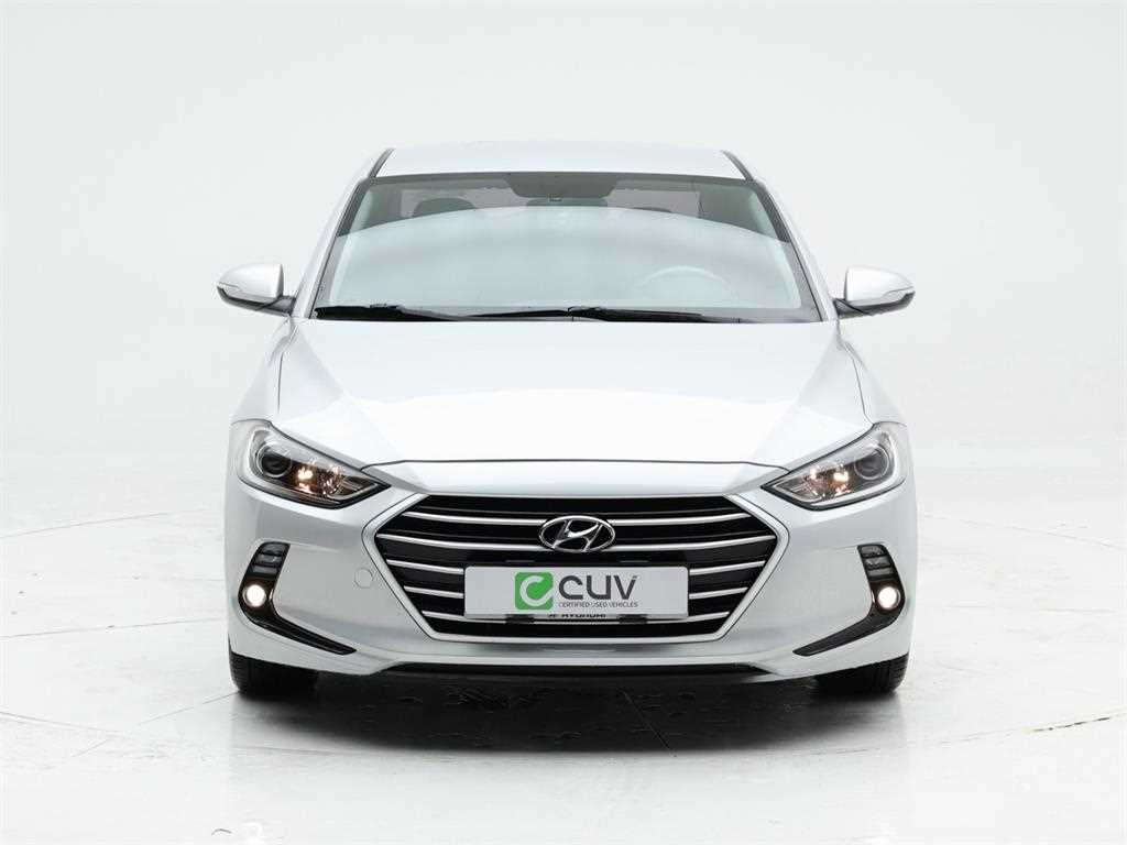 HYUNDAI Avante - Vista 2