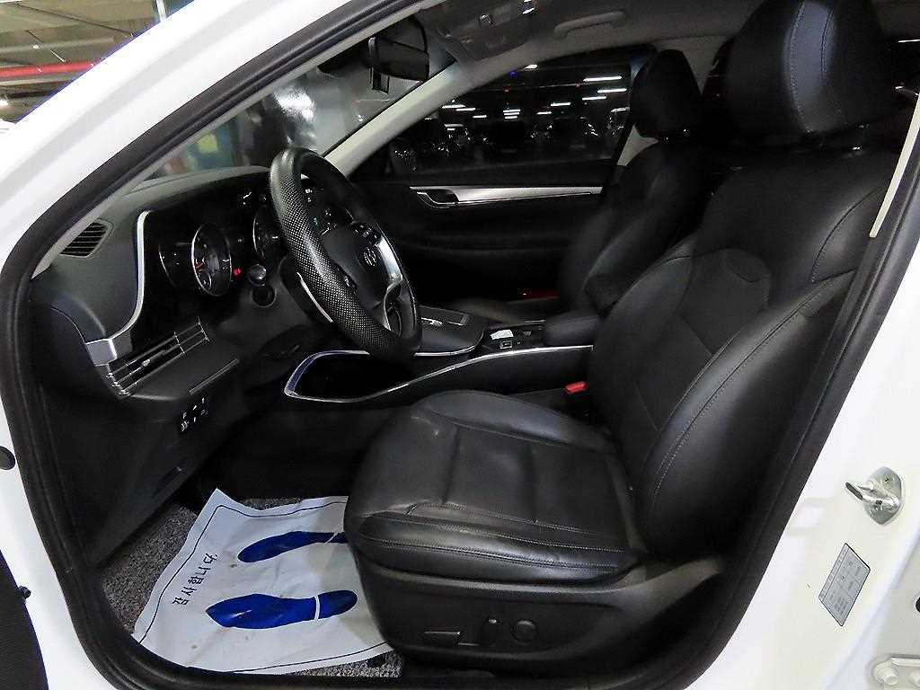 HYUNDAI Grandeur - Vista 6