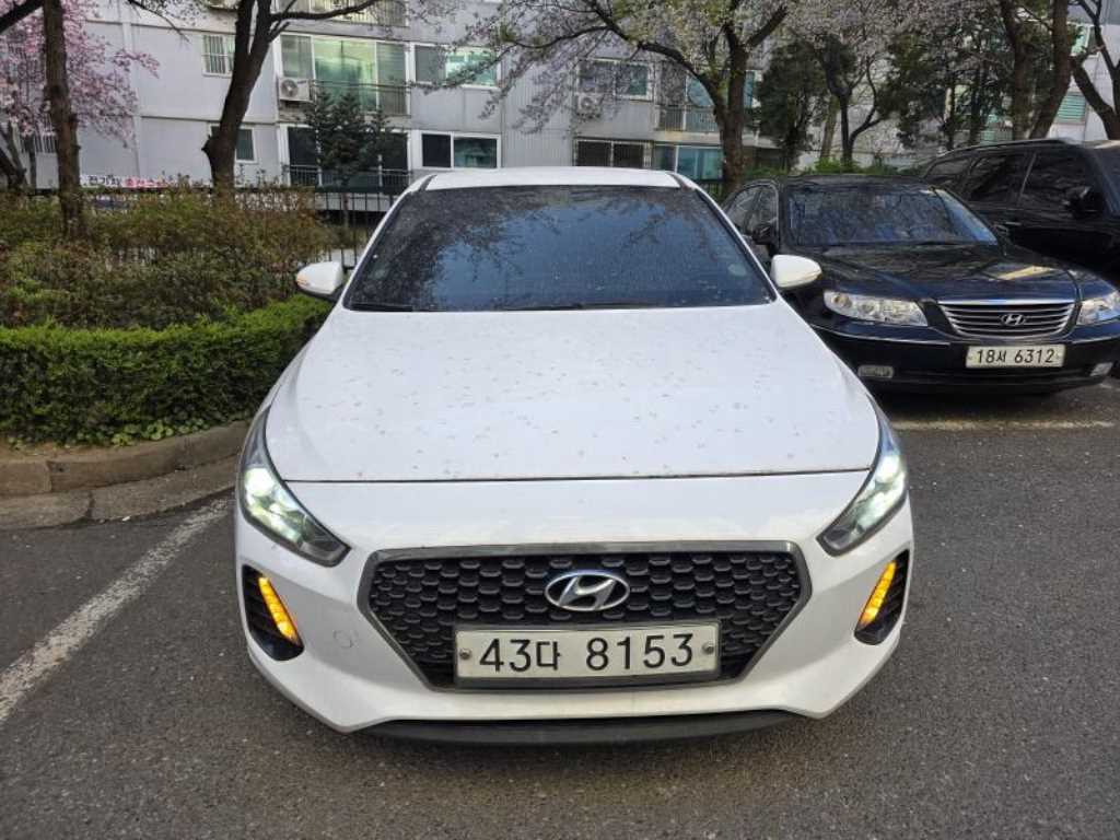 HYUNDAI i30 2017 Blanco - Importación desde Corea - HF Imports Iquique - Foto 1