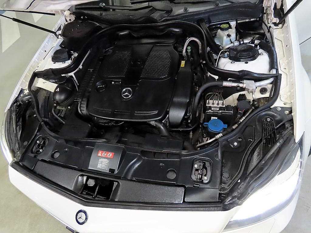 Mercedes Benz CLS Class 2012 Blanco - Importación desde Corea - HF Imports Iquique - Foto 19