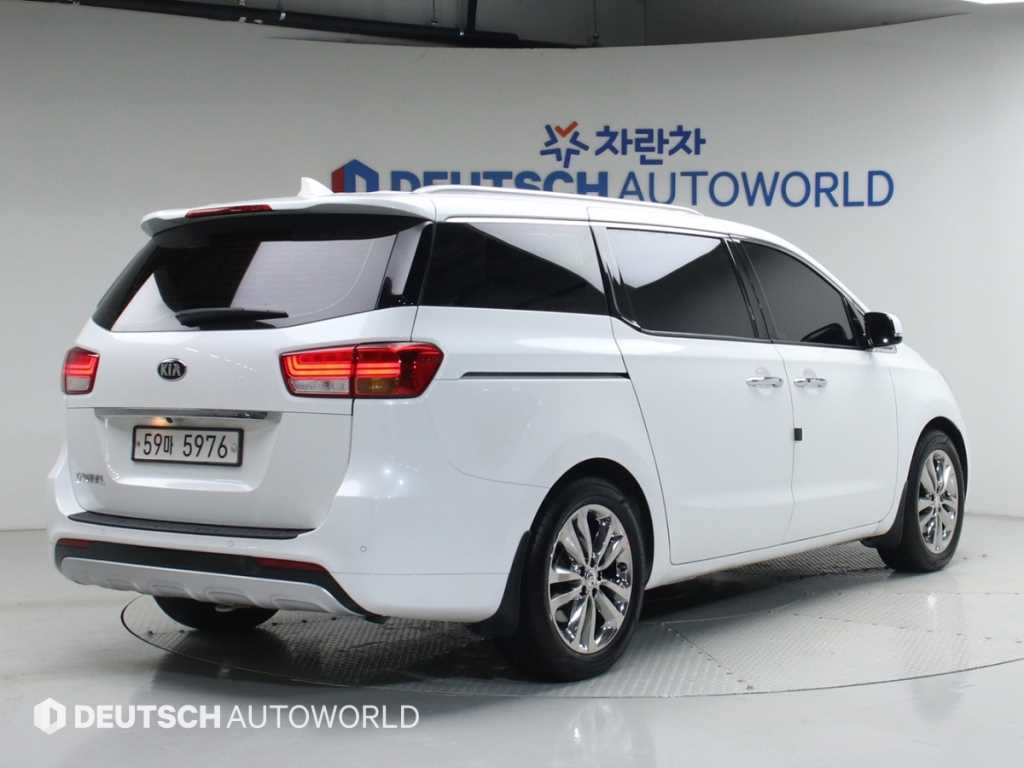 KIA Carnival - Vista 2