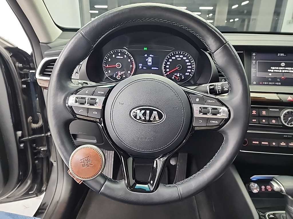 KIA K7 - Vista 9