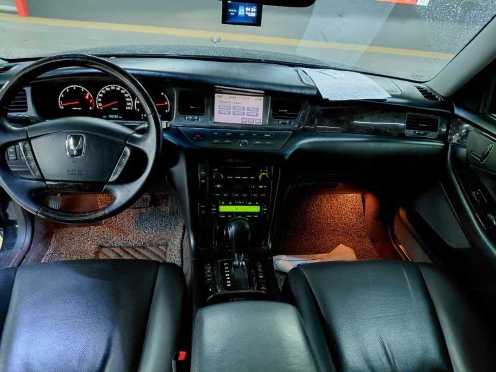 HYUNDAI Equus - Vista 10