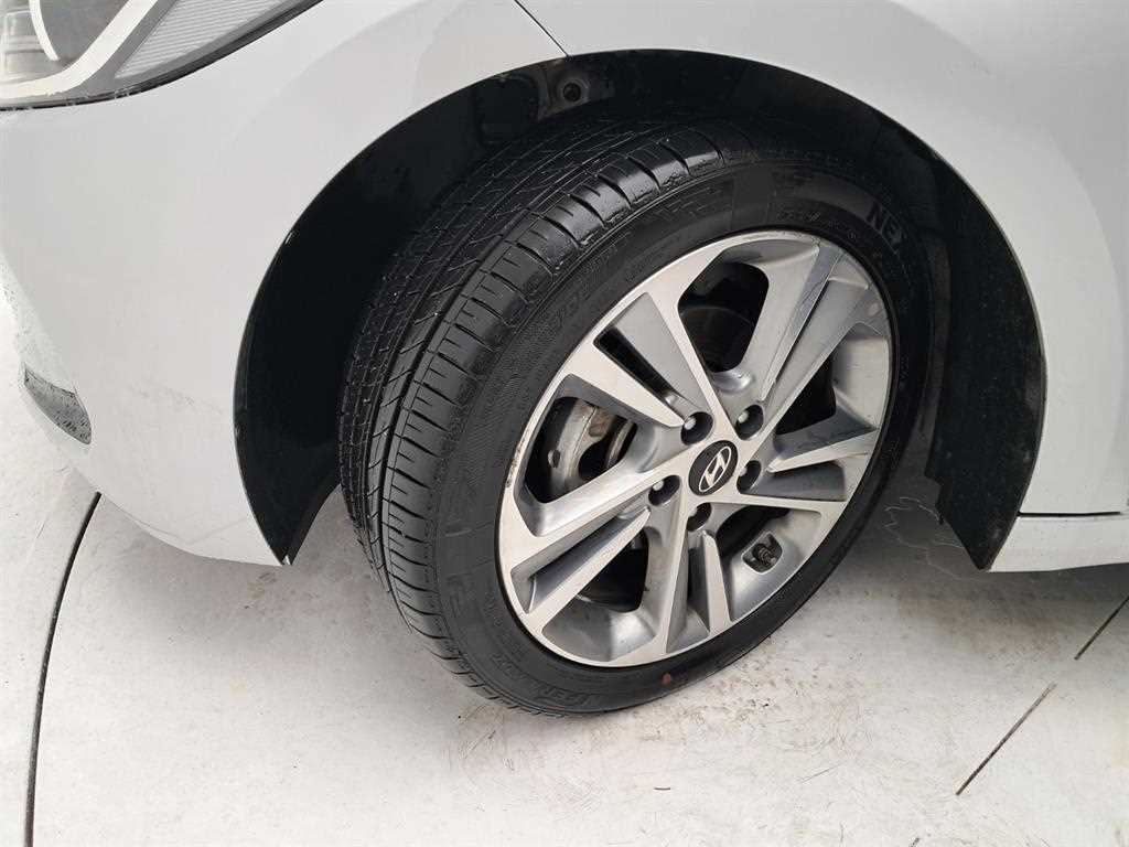 HYUNDAI Avante 2017 Gris - Importación desde Corea - HF Imports Iquique - Foto 18