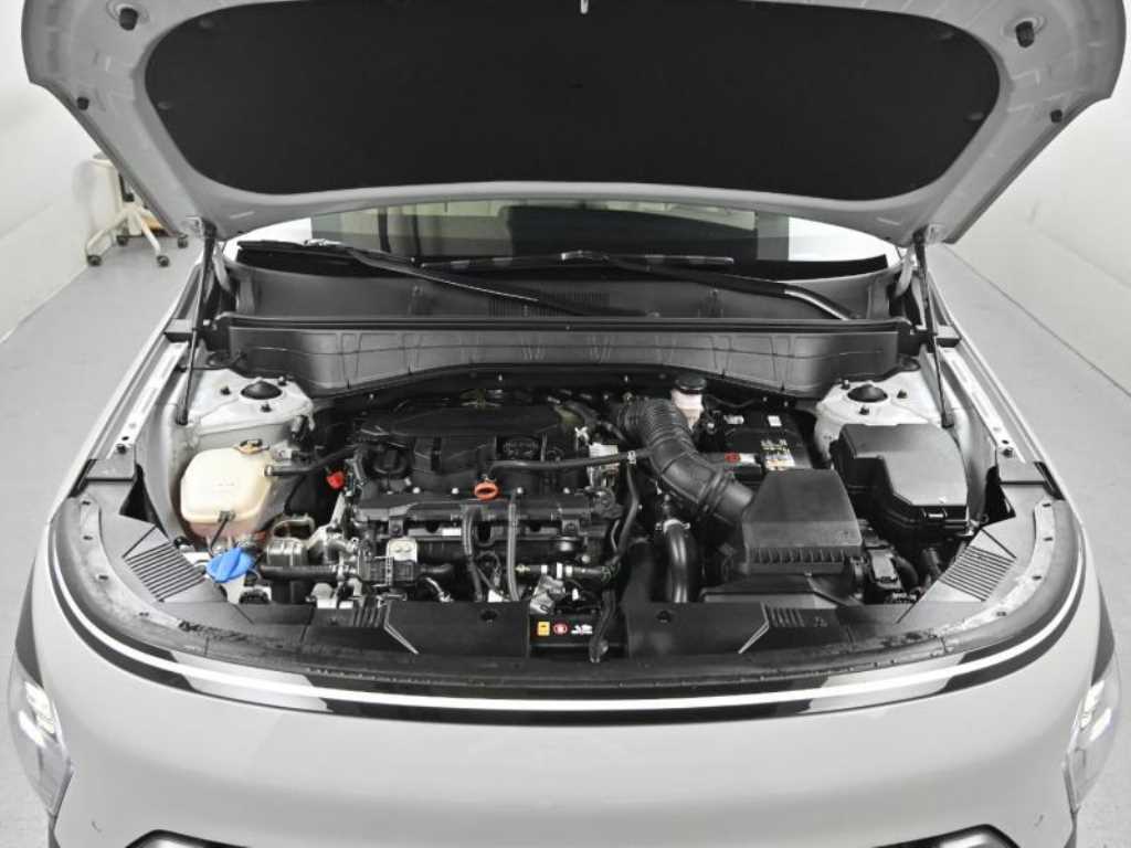 HYUNDAI Kona - Vista 6