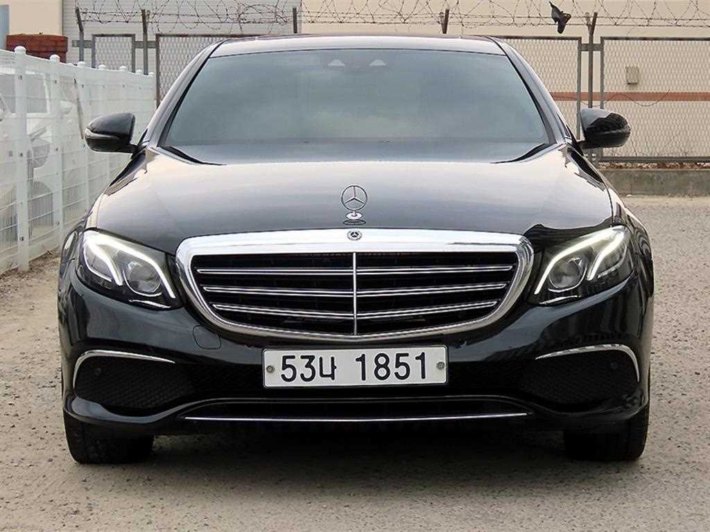 Mercedes Benz E class 2018 Negro - Importación desde Corea - HF Imports Iquique - Foto 1