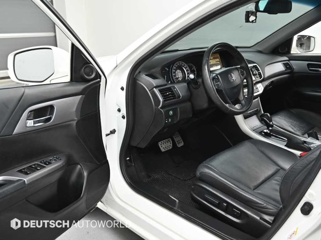 Honda Accord - Vista 11