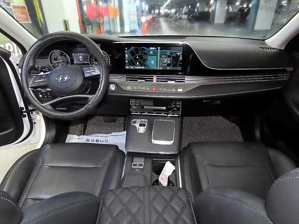 HYUNDAI Grandeur - Vista 10