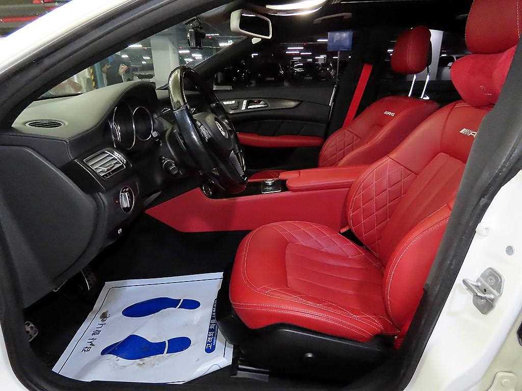 Mercedes Benz CLS Class - Vista 7