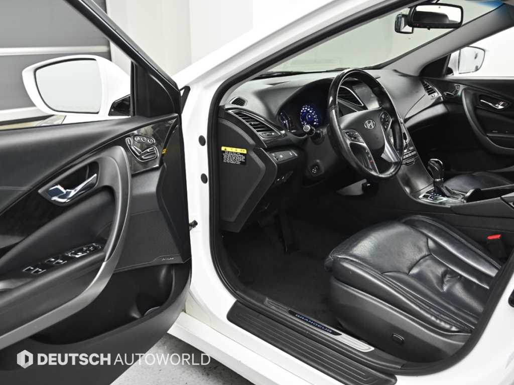 HYUNDAI Grandeur - Vista 11