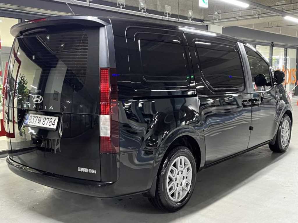 HYUNDAI Staria - Vista 4
