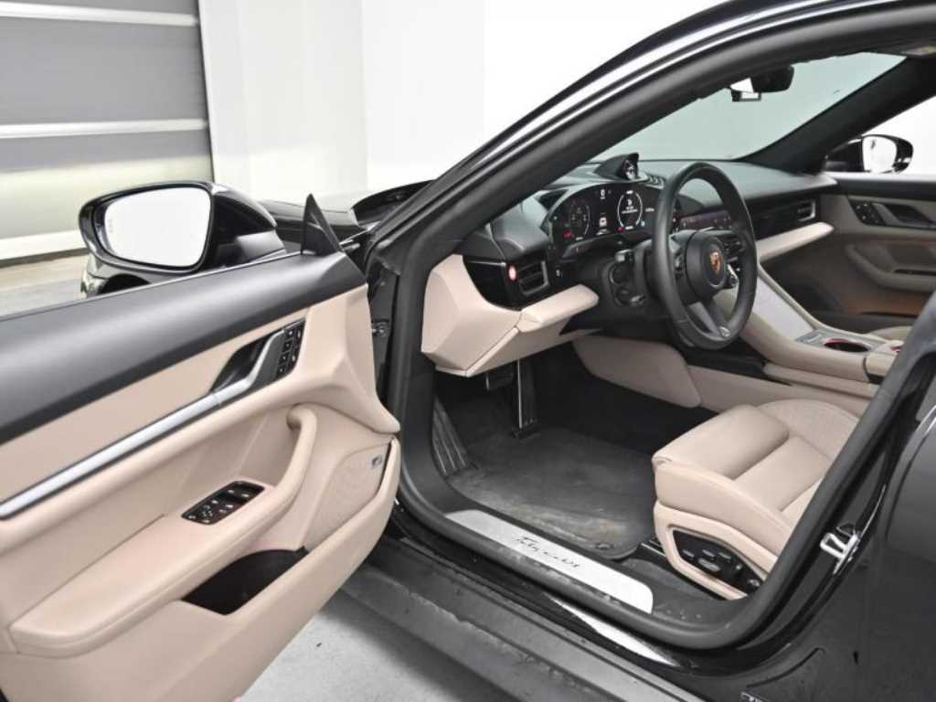 Porsche Taycan - Vista 11