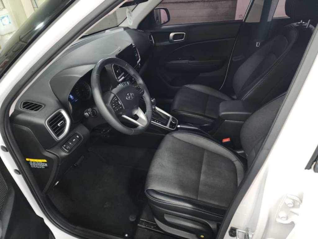 HYUNDAI Venue - Vista 8