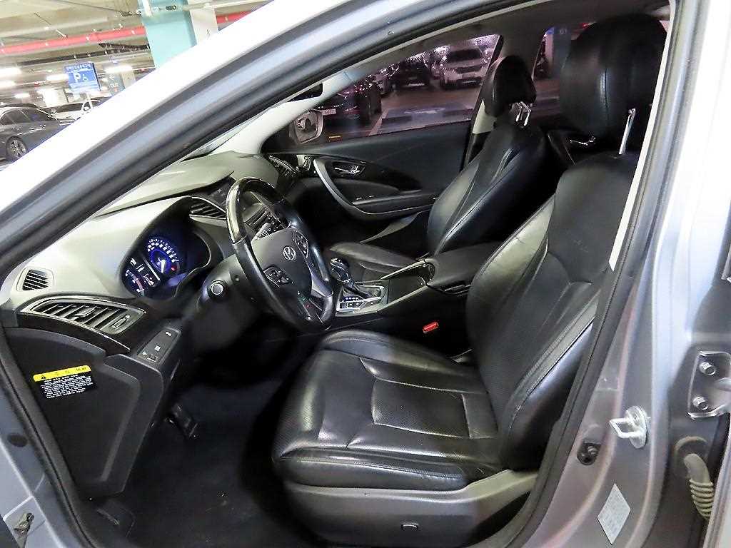 HYUNDAI Grandeur - Vista 6