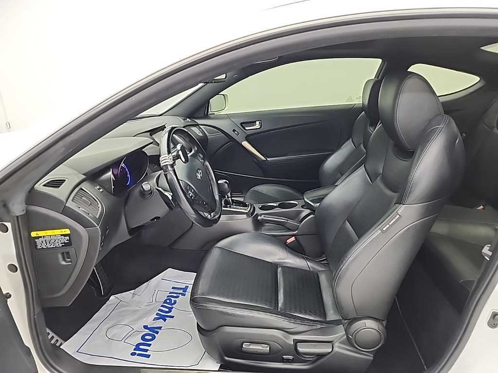 HYUNDAI Genesis - Vista 11