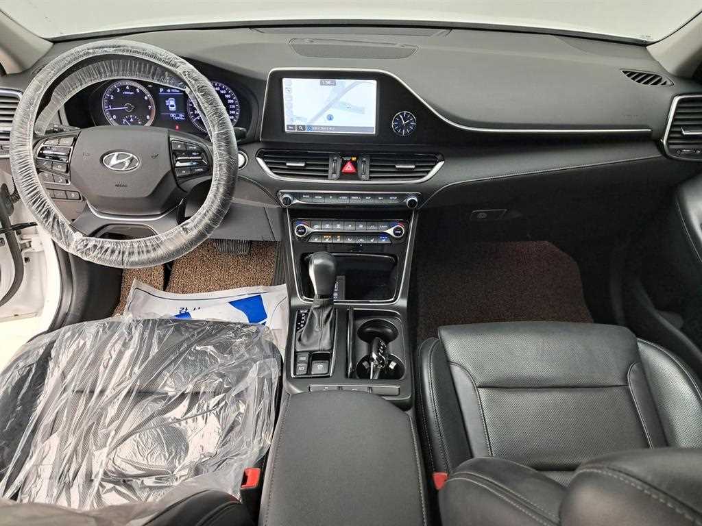 HYUNDAI Grandeur - Vista 6