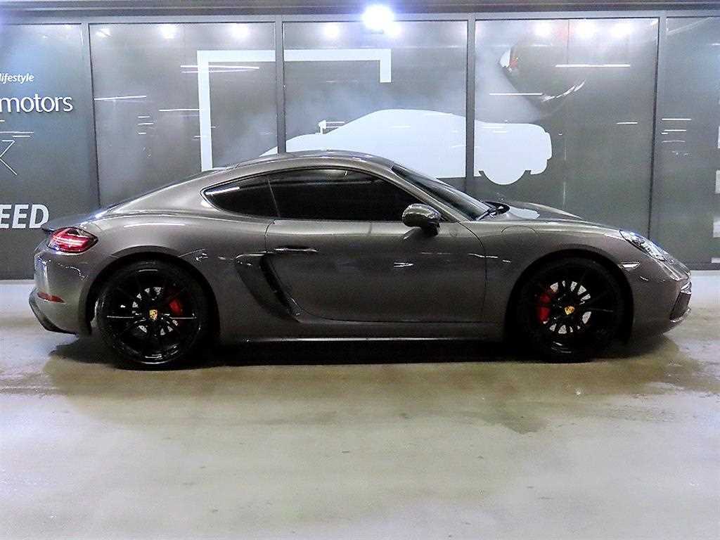 Porsche 718 - Vista 3