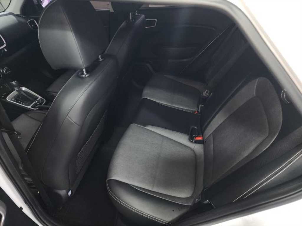 HYUNDAI Venue - Vista 9