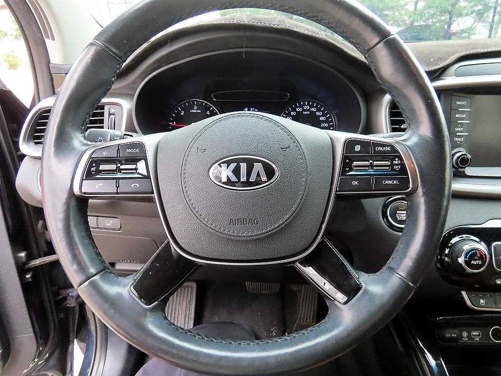 KIA Sorento - Vista 8