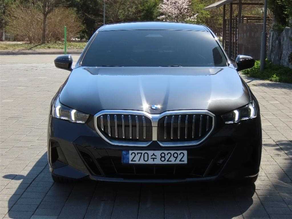 BMW 5 Series 2024 Gris - Importación desde Corea - HF Imports Iquique - Foto 1
