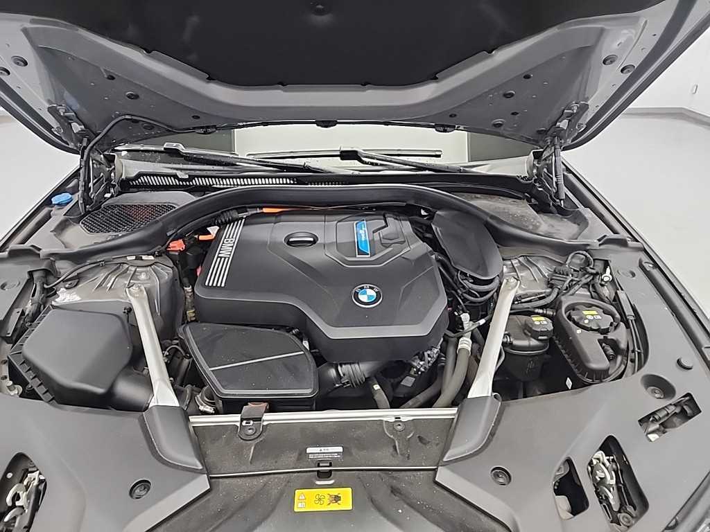 BMW 5 Series - Vista 5