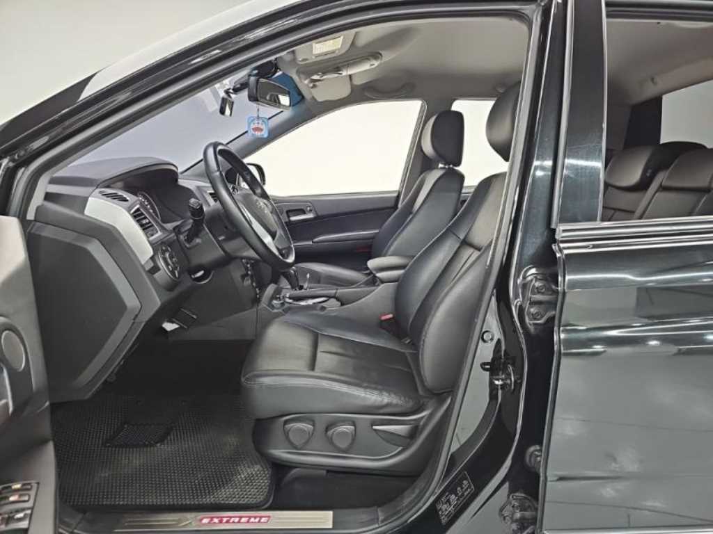 Ssangyong Korando 2016 Negro - Importación desde Corea - HF Imports Iquique - Foto 18