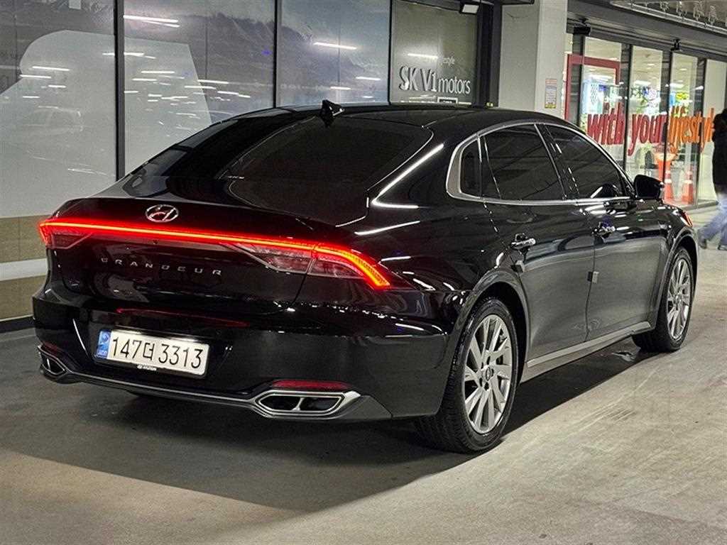 HYUNDAI Grandeur - Vista 5