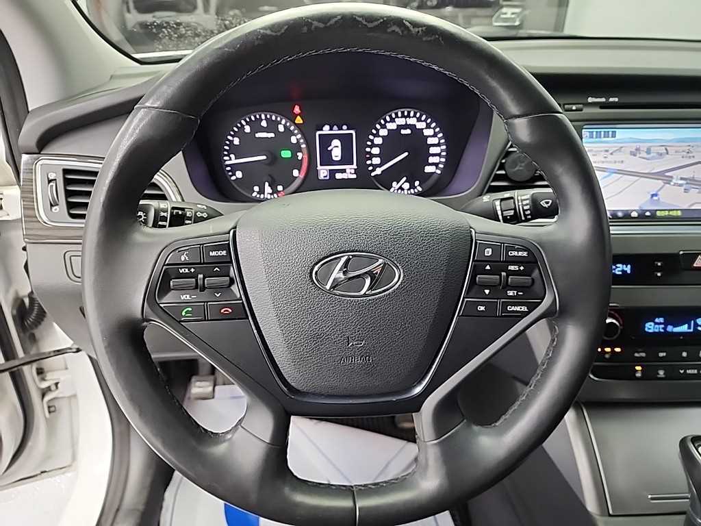 HYUNDAI Sonata - Vista 9