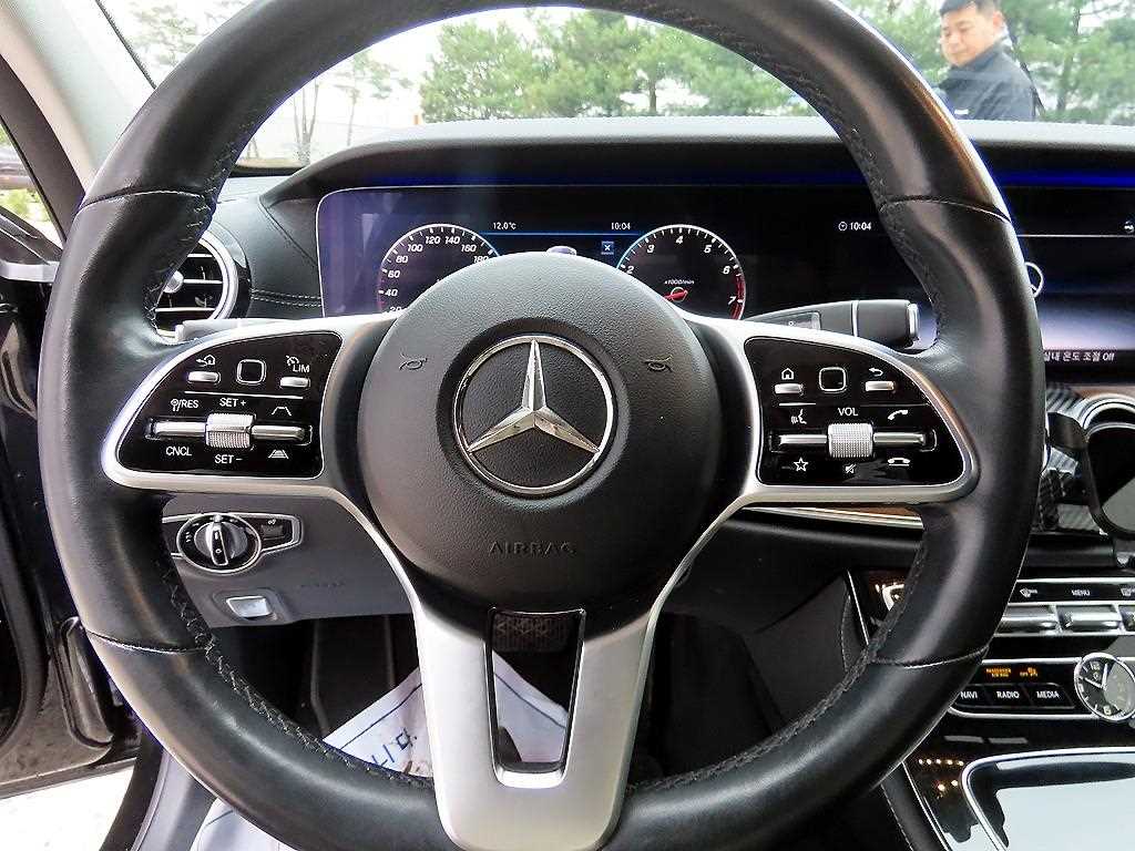 Mercedes Benz E class - Vista 9