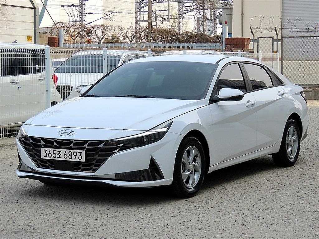 HYUNDAI Avante - Vista 2