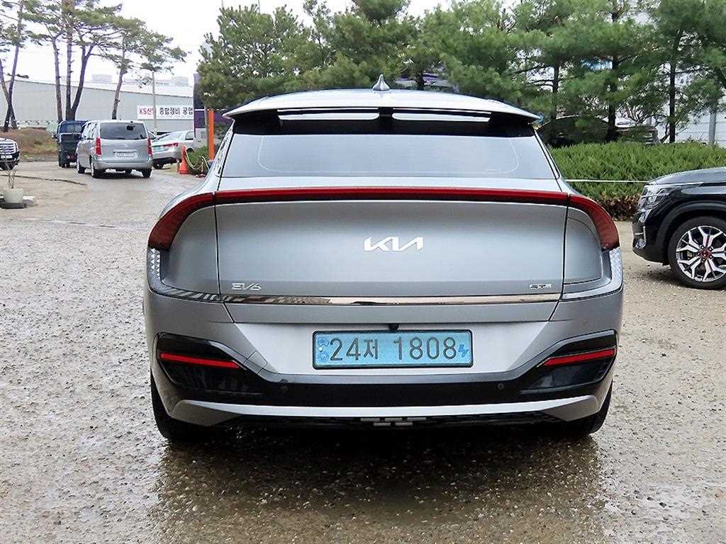 KIA EV6 - Vista 4