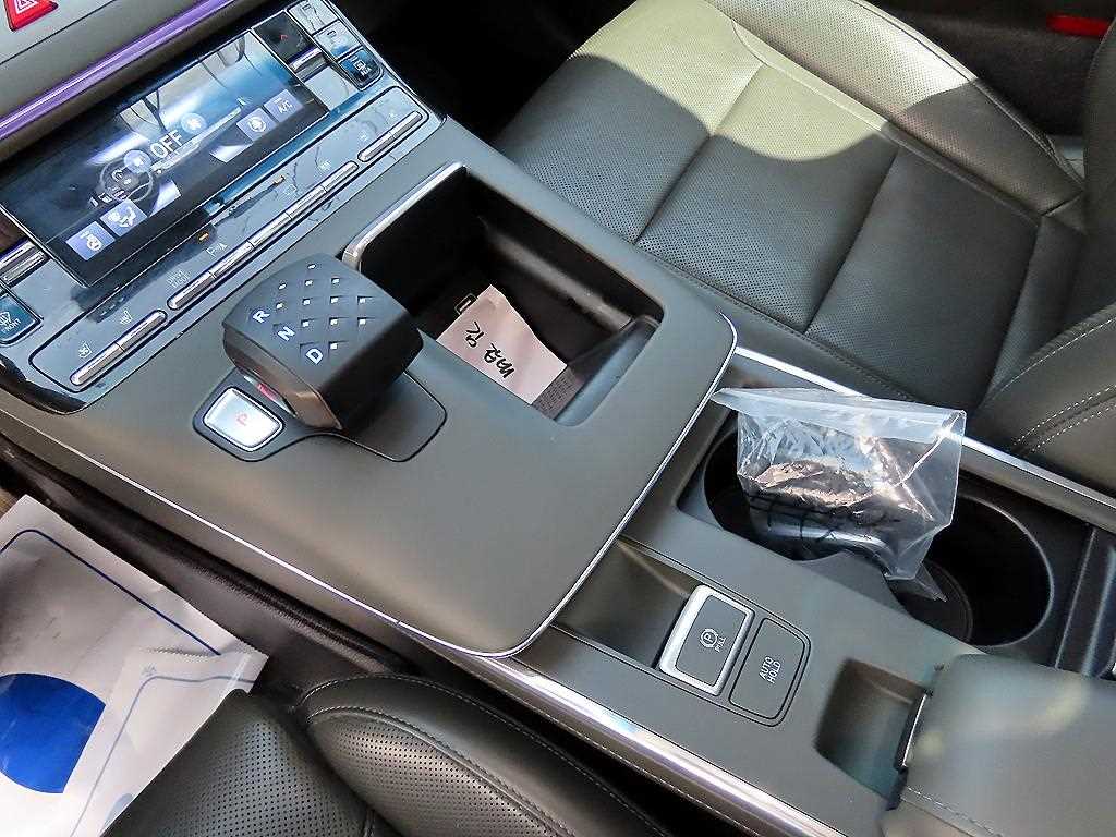 HYUNDAI Grandeur - Vista 10