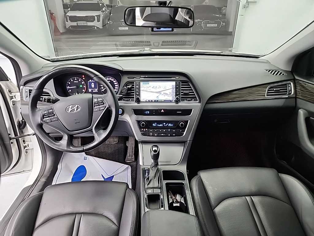 HYUNDAI Sonata - Vista 7