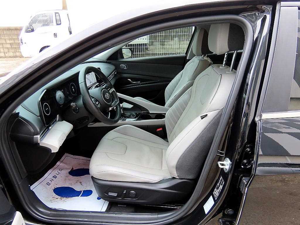 HYUNDAI Avante - Vista 5