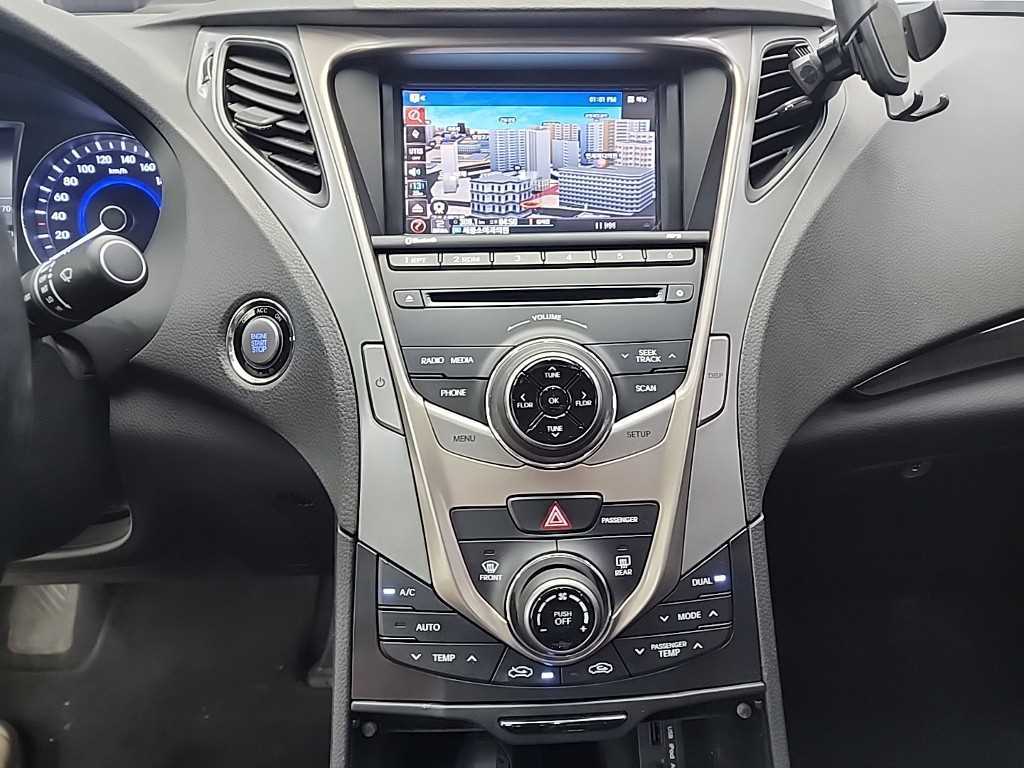 HYUNDAI Grandeur - Vista 10